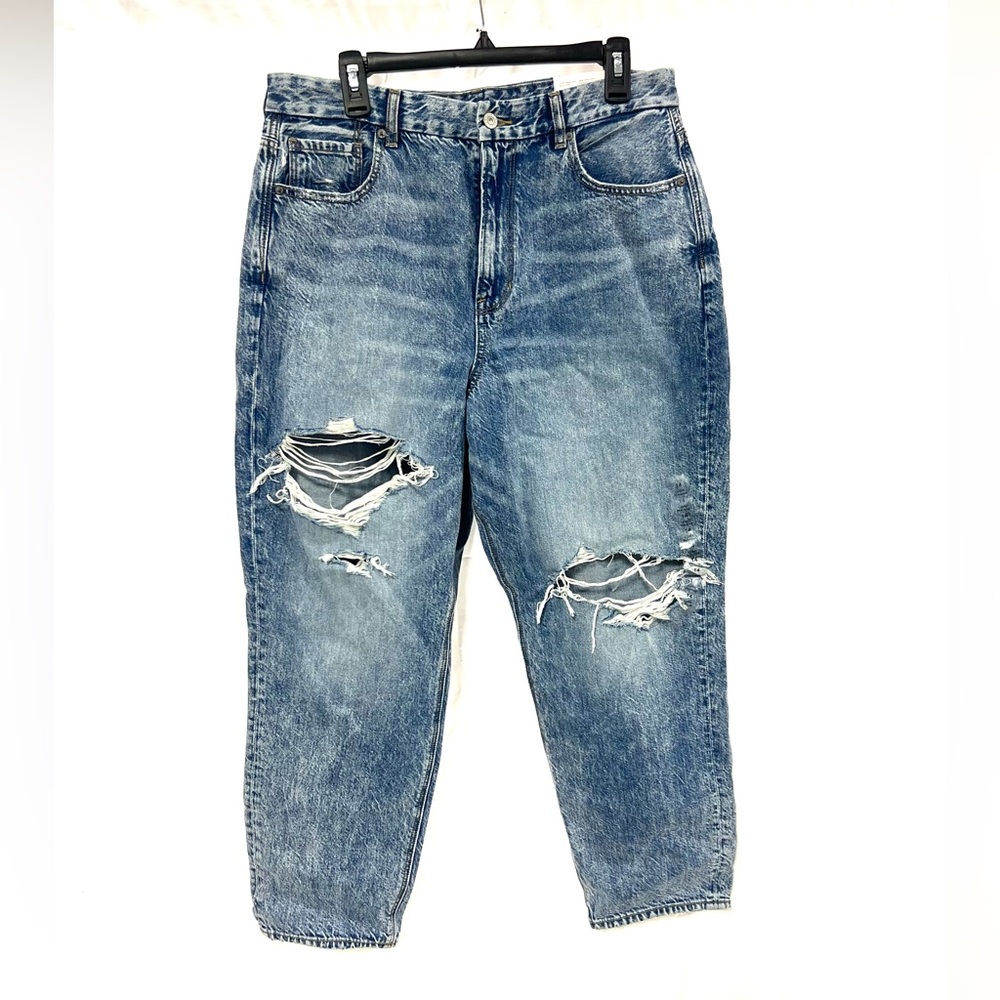 American Eagle Outfitters Light Blue Ripped Jeans - Picture 3 of 7